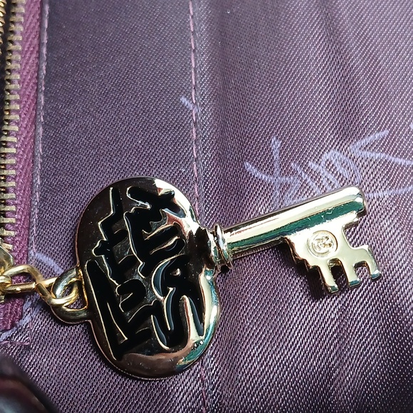 Ruth Saltz - Burgundy Aligator Embossed Leather Shoulder Bag With Fold Over Flap - Picture 7 of 13